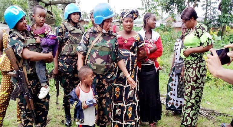 Onlayn yosh, chiroyli gey erkaklar bilan porno jinsiy aloqani tomosha qiling